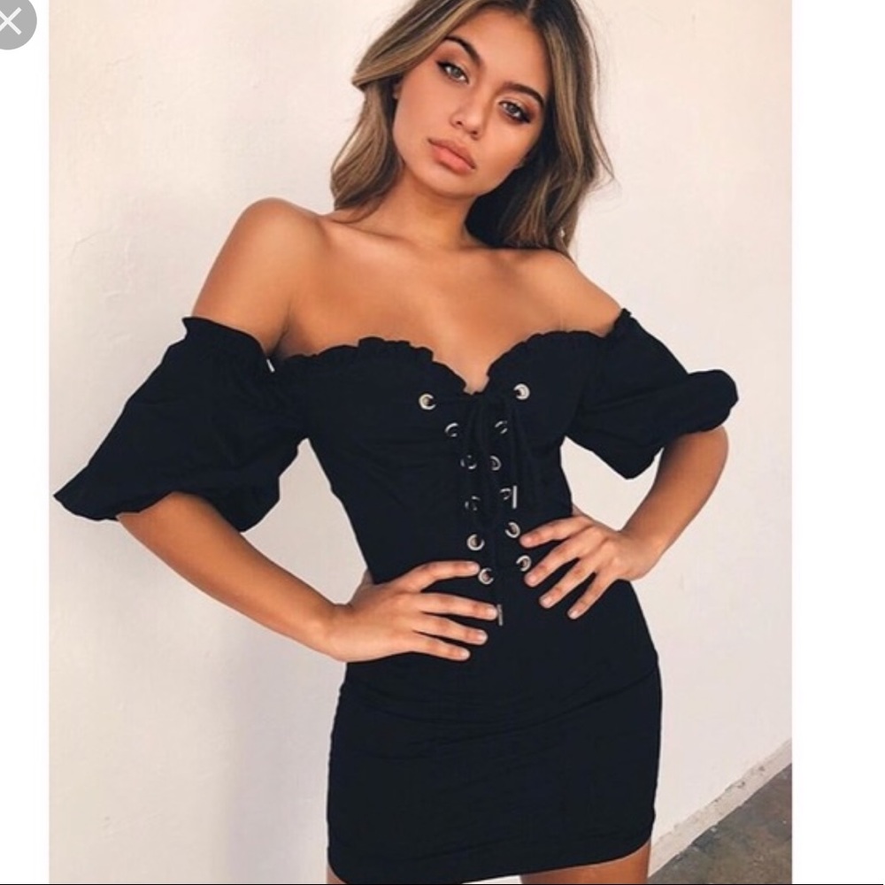 I AM GIA off shoulder dress